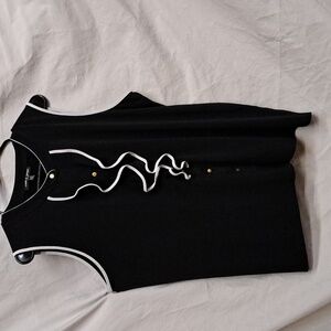 1X (I'd say 2X) Cable and Gauge black and white sleeveless blouse